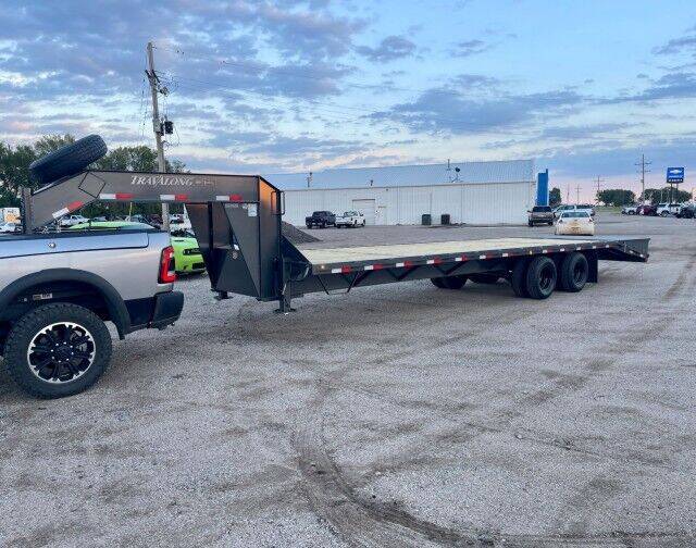 2024 TRAVALONG 31' GN FLATBED for sale at NEWBERRY FAMILY AUTO in Harper KS