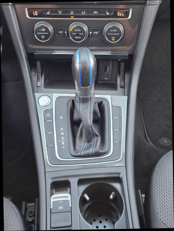 2019 Volkswagen e-Golf SE