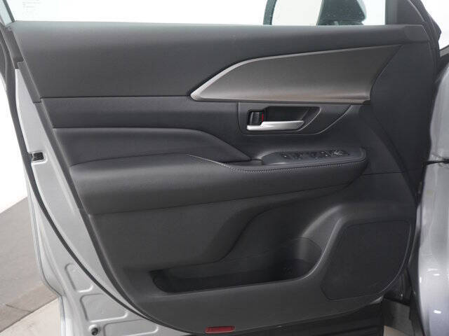 2025 Toyota Grand Highlander LE