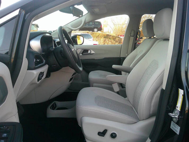 2017 Chrysler Pacifica Hybrid Touring Plus