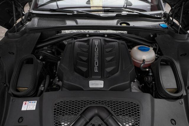 2016 Porsche Macan S