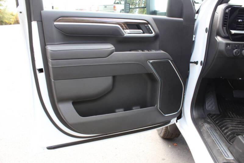 2026 Chevrolet Silverado 3500HD CC LT