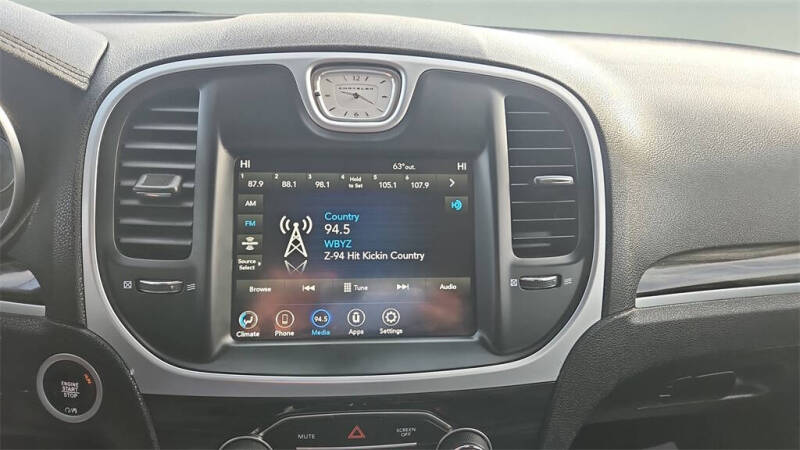 2022 Chrysler 300 Touring