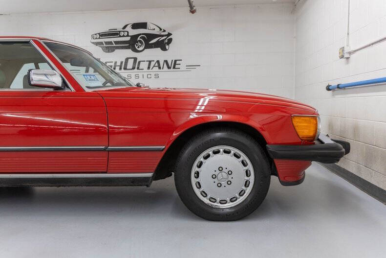 1987 Mercedes-Benz 560-Class 560 SL