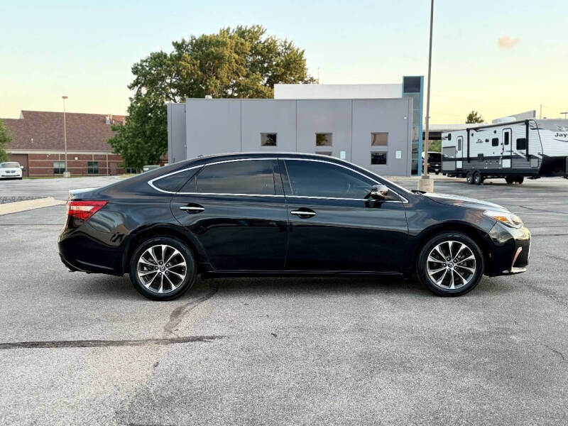 2017 Toyota Avalon XLE