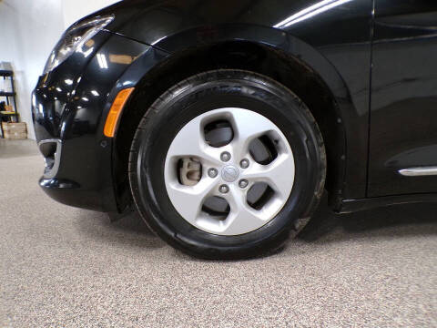 2017 Chrysler Pacifica Touring-L Plus