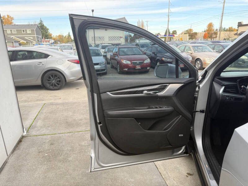 2020 Cadillac XT6 Premium Luxury