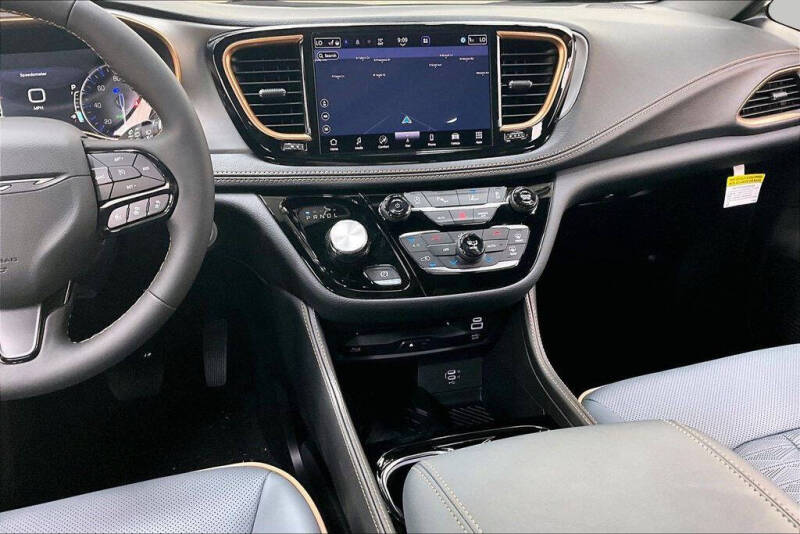 2027 Chrysler Pacifica Pinnacle