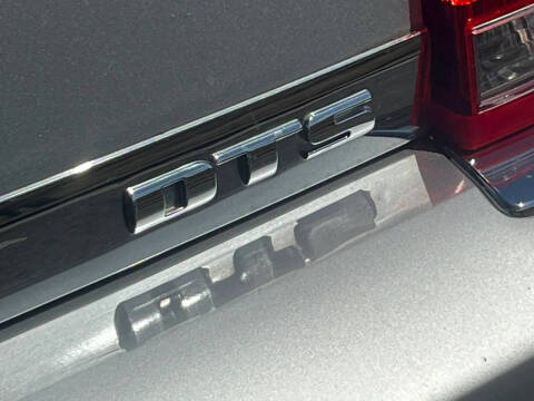 2011 Cadillac DTS Premium Collection