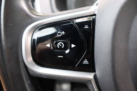 2018 Volvo XC90 T6 Momentum