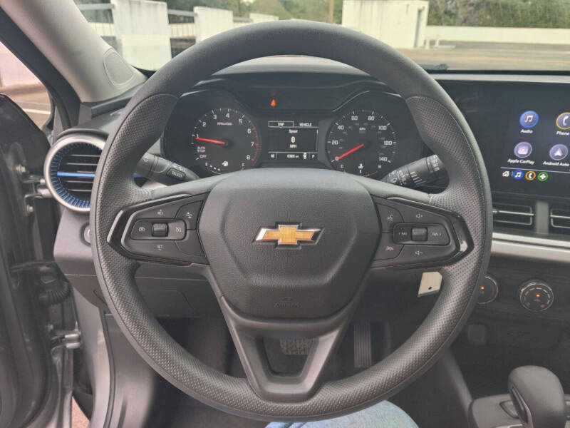 2025 Chevrolet Trax LS