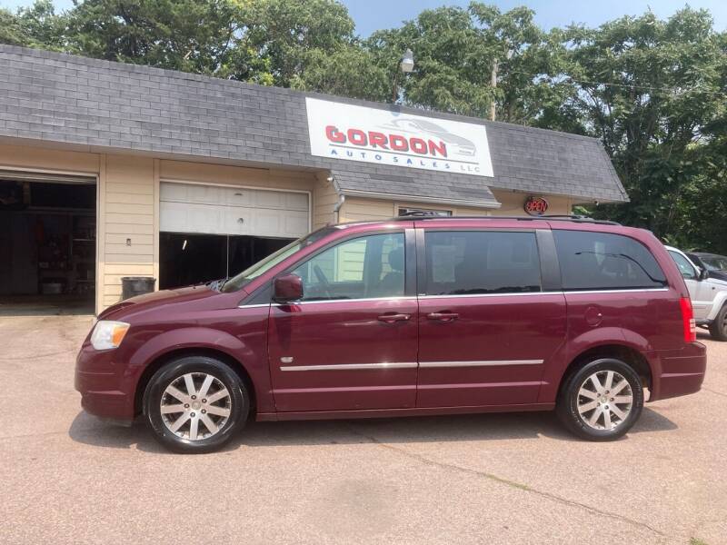 2009 Chrysler Town and Country for sale at Gordon Auto Sales LLC in Sioux City IA