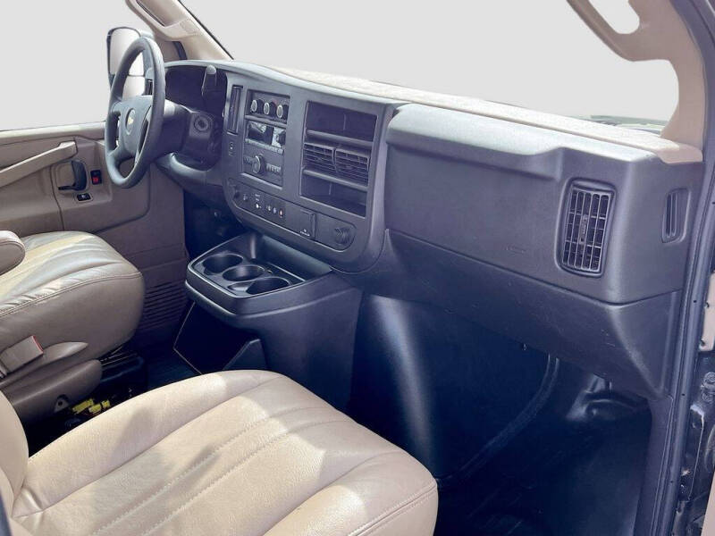 2024 Chevrolet Express 2500