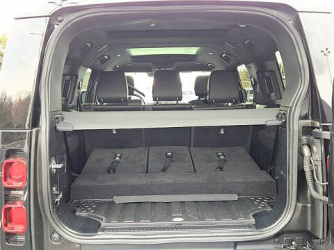 2023 Land Rover Defender 130 X-Dynamic SE