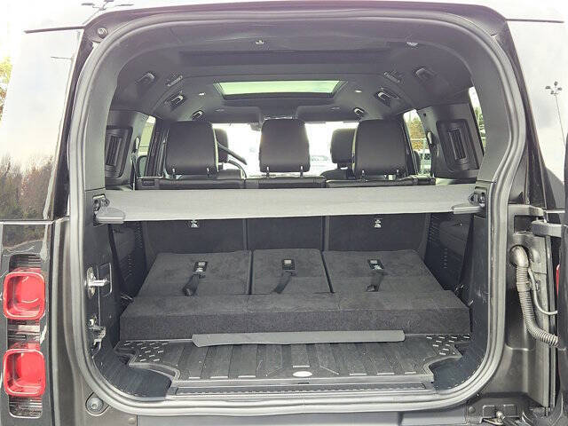 2023 Land Rover Defender 130 X-Dynamic SE