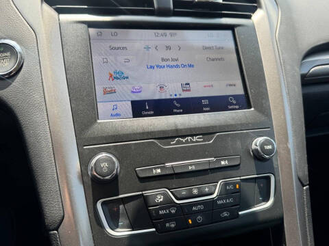 2020 Ford Fusion SE