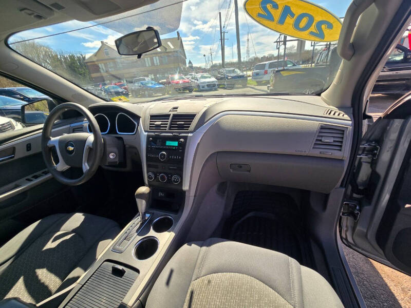 2012 Chevrolet Traverse LS