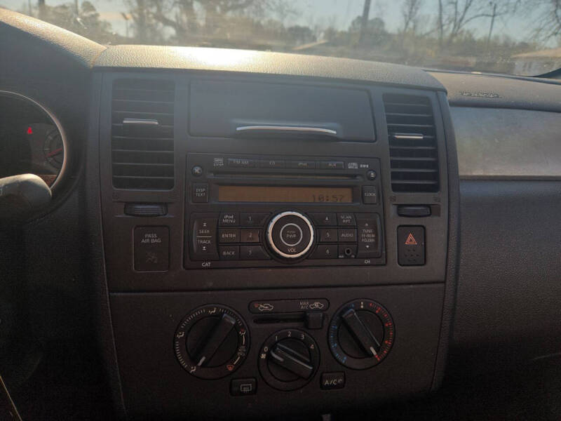 2011 Nissan Versa 1.8 SL