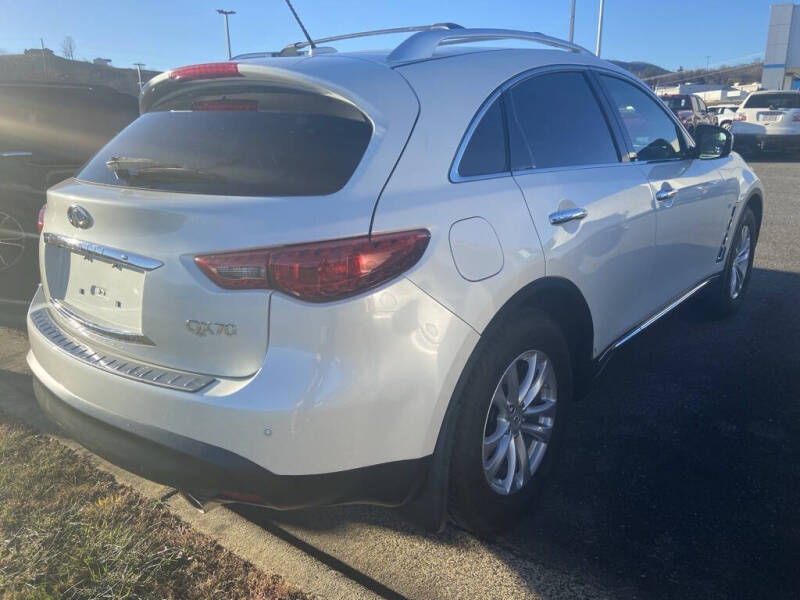 2017 Infiniti QX70