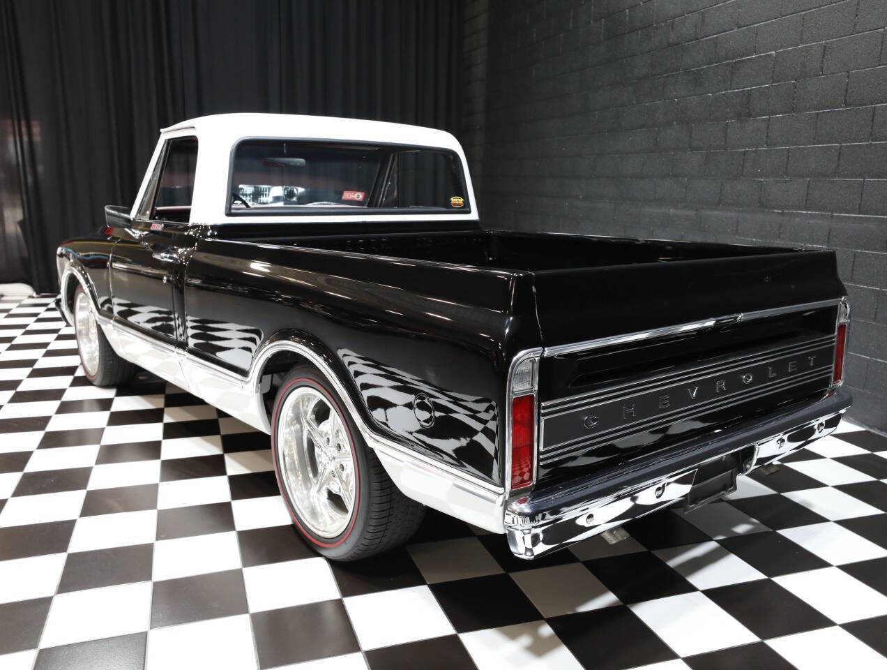 1968 Chevrolet C/K 10 Series 24