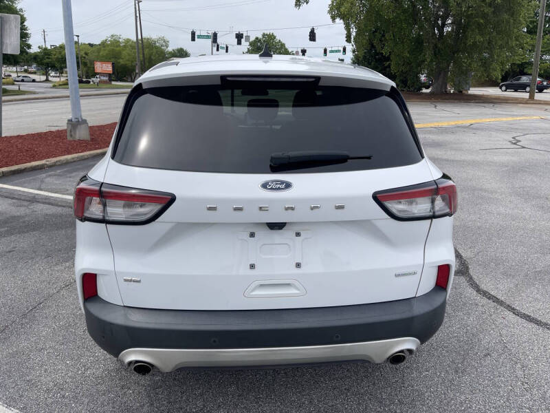 2020 Ford Escape SE