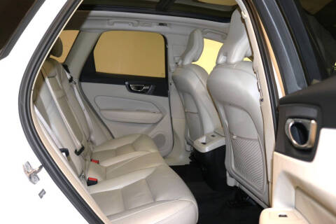 2019 Volvo XC60 T5 Momentum