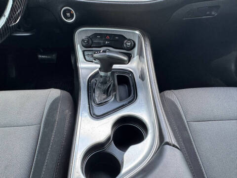 2015 Dodge Challenger SXT