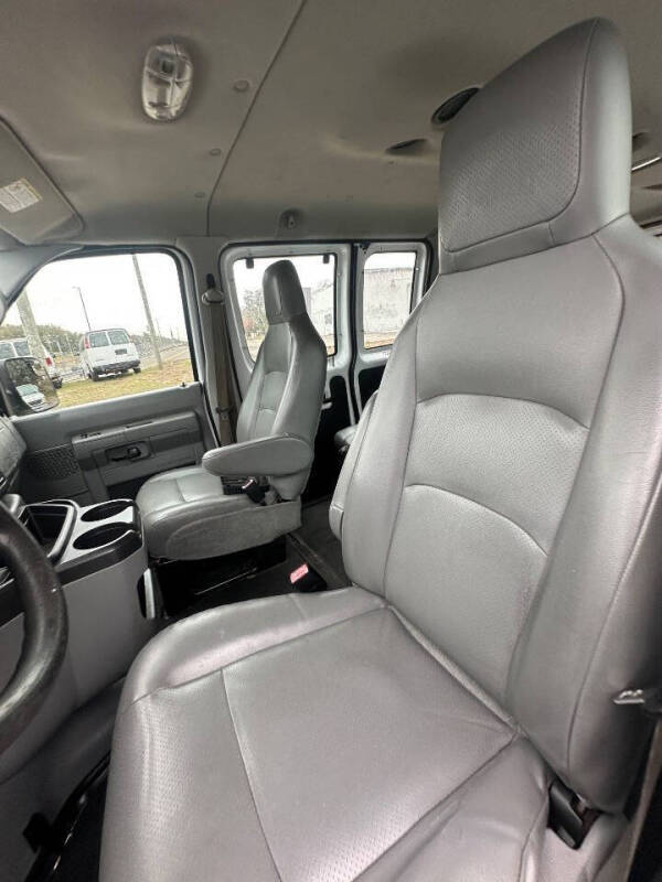 2011 Ford E-Series E-350 SD XL