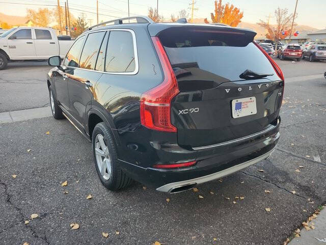 2016 Volvo XC90 T5 Momentum