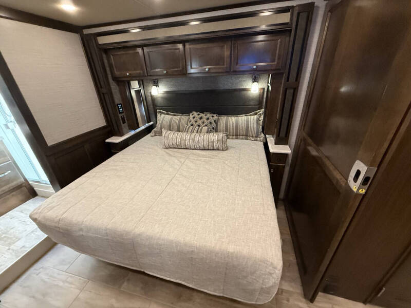 2020 Tiffin Allegro RED