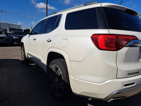 2017 GMC Acadia Denali