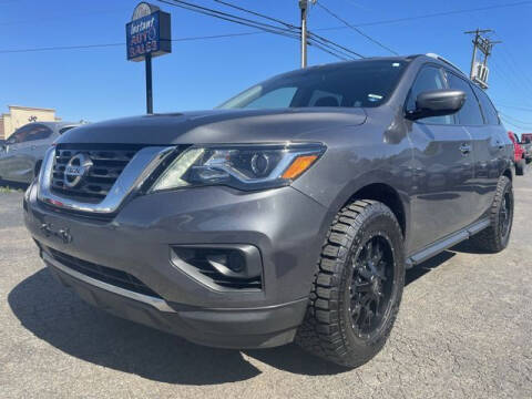 2017 Nissan Pathfinder for sale at Instant Auto Sales in Chillicothe OH