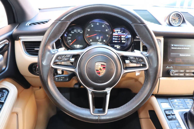 2017 Porsche Macan