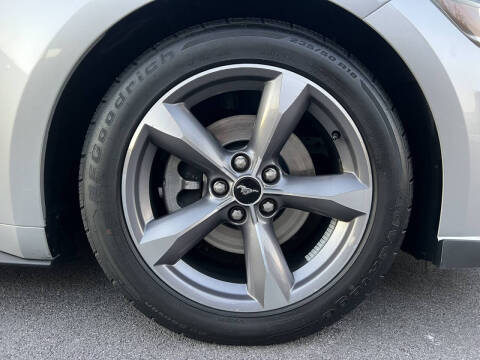 2015 Ford Mustang V6