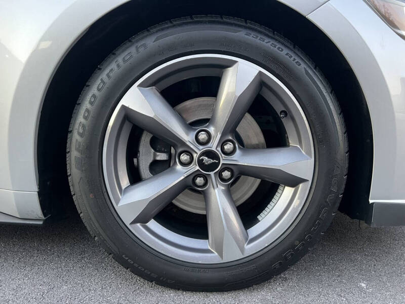 2015 Ford Mustang V6