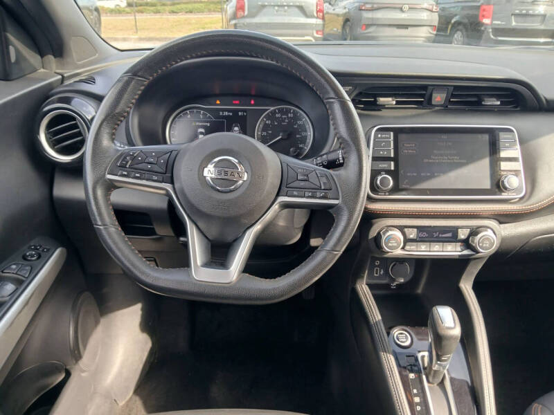 2020 Nissan Kicks SR