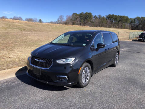 2023 Chrysler Pacifica Plug-In Hybrid for sale at Hayes Chrysler Dodge Jeep of Baldwin in Alto GA