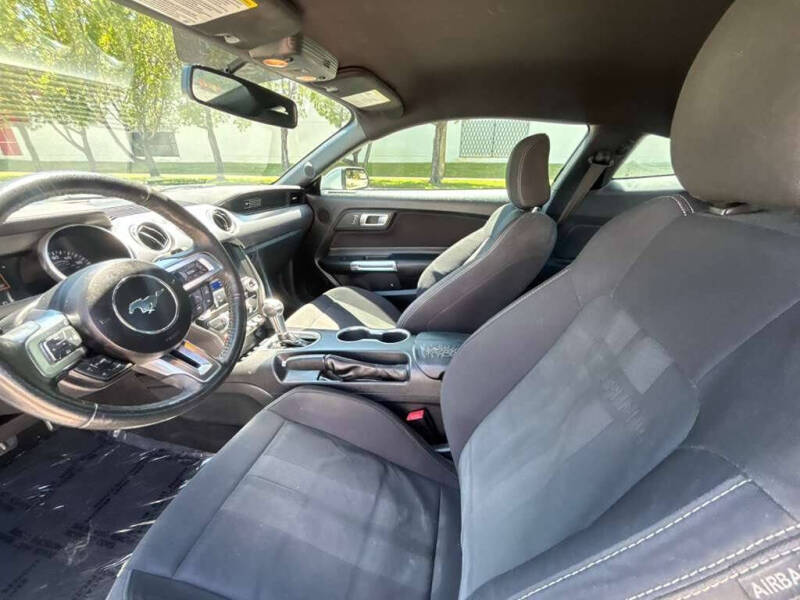 2020 Ford Mustang EcoBoost
