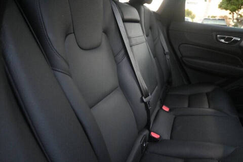 2020 Volvo XC60 T5 Momentum