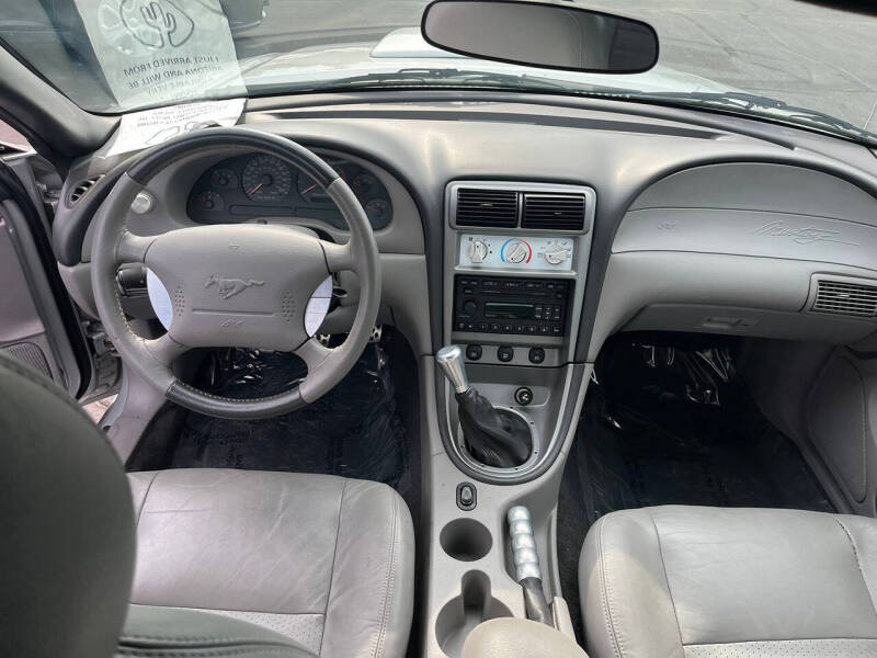 2003 Ford Mustang GT Deluxe