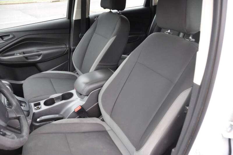2016 Ford Escape S