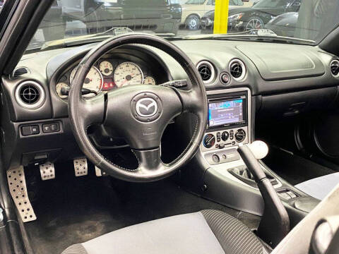 2005 Mazda MX-5 Miata