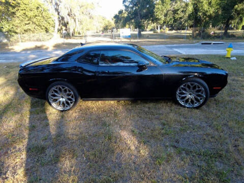 2017 Dodge Challenger SXT Plus