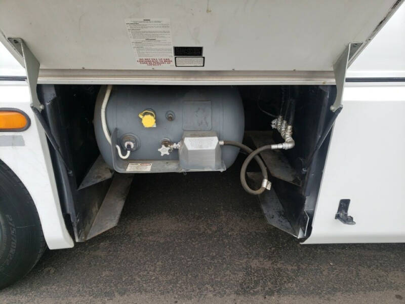 1999 Freightliner XC Chassis