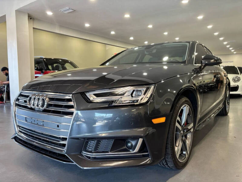 2017 Audi A4 2.0T quattro Prestige