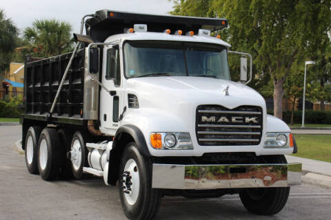 2006 Mack CV713
