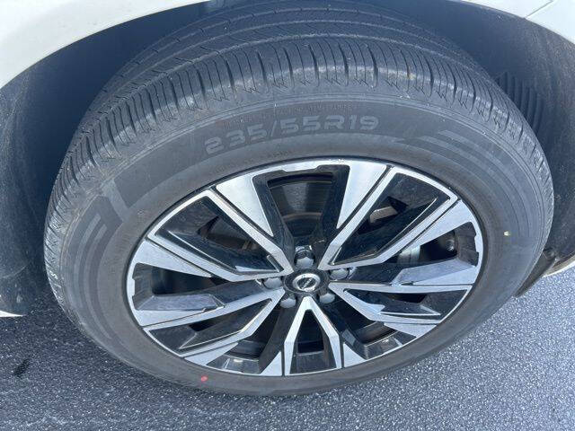 2023 Volvo XC60 B5 Plus Bright Theme