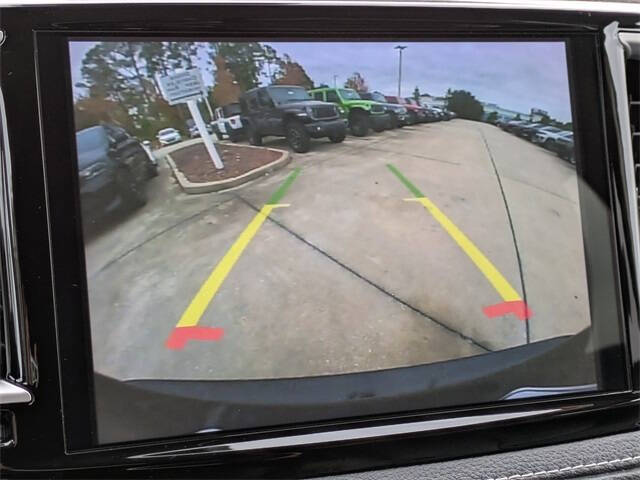 2024 Chrysler Pacifica Plug-In Hybrid Select