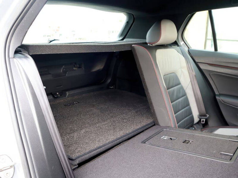 2022 Volkswagen Golf GTI SE