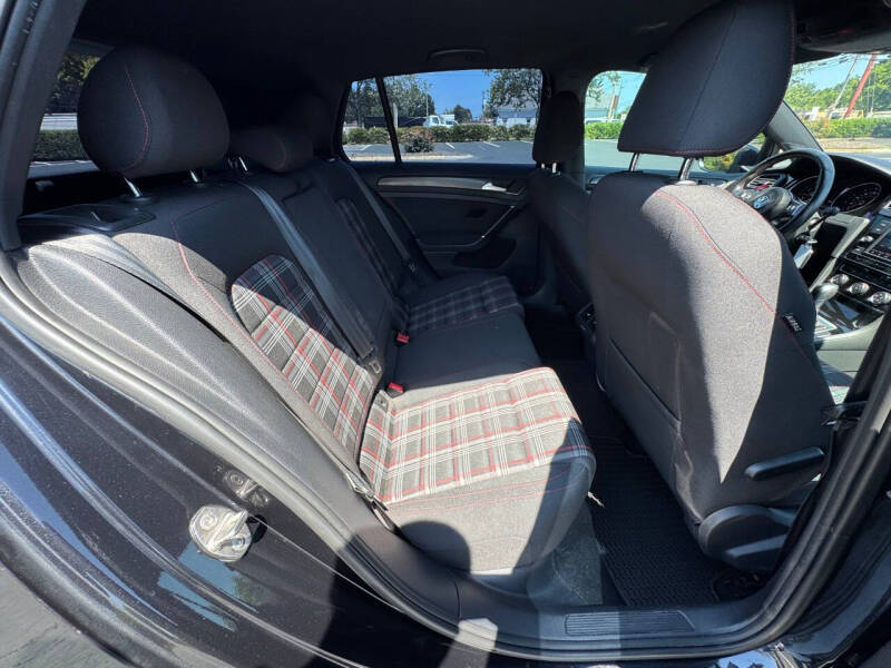 2021 Volkswagen Golf GTI SE